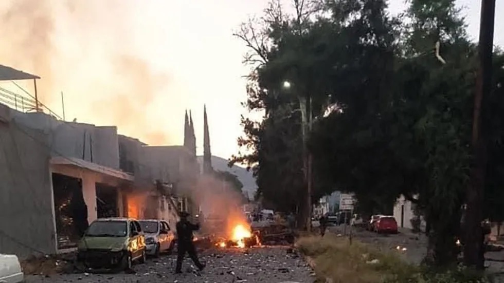 Estalla coche bomba frente a edificio de la Policía Acámbaro, Guanajuato