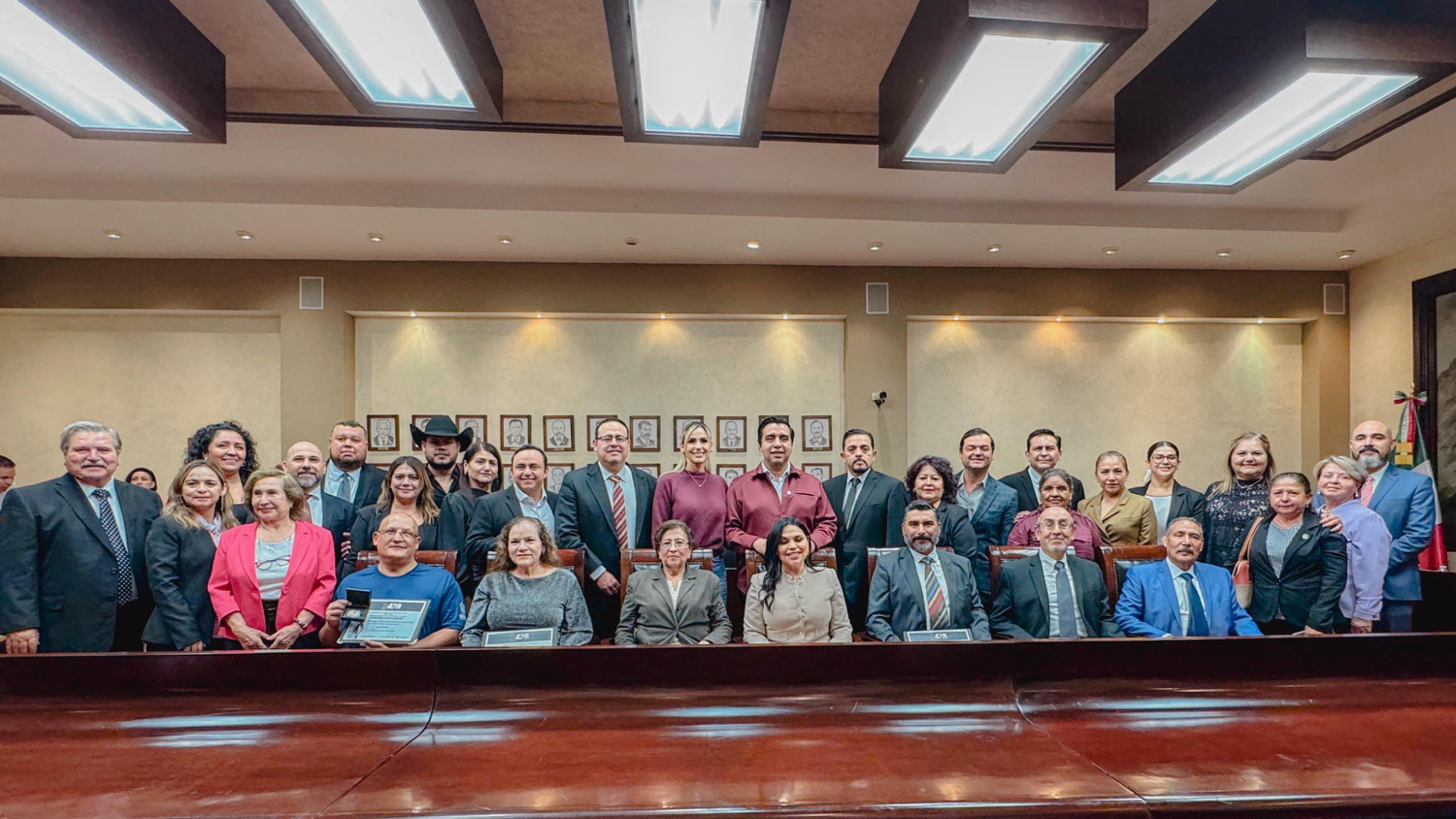 Entrega Santa Catarina la Presea Lucas García a 5 ciudadanos distinguidos