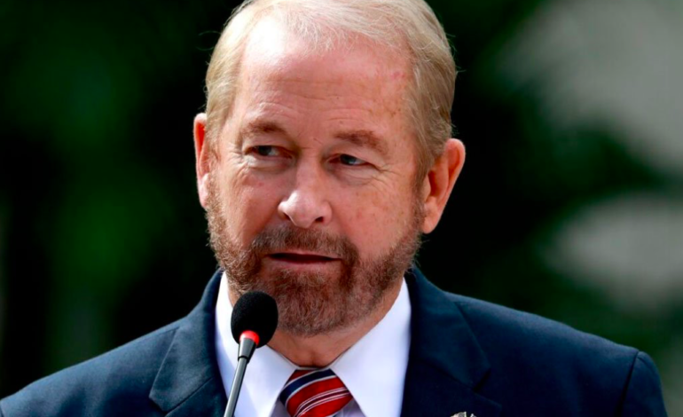 Un ex CIA y Boina Verde el próximo embajador de EU para México