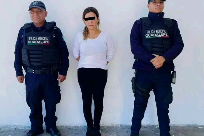 Le da una «..inga» al esposo por presunta infidelidad; la detienen