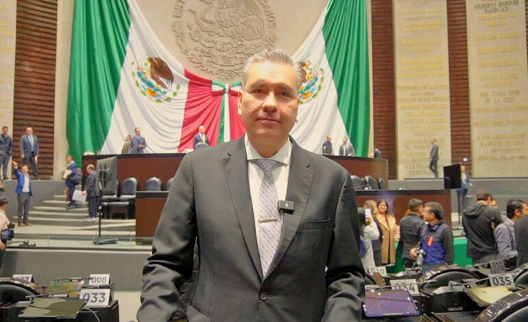 Va Waldo, senador por Nuevo León a la Comisión Permanente del Congreso de la Unión