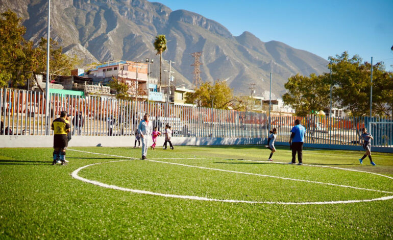 Rehabilita Santa Catarina canchas deportivas