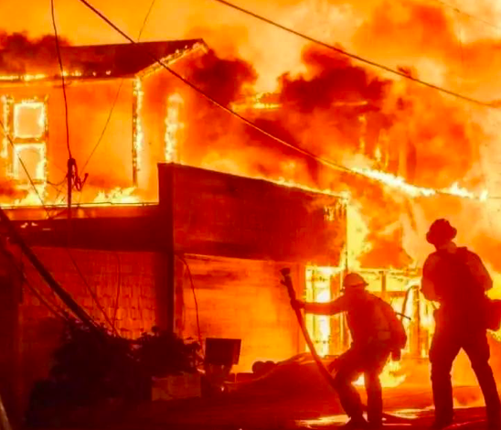 Incendios en Los Ángeles arrasan con casi 12 mil hectáreas