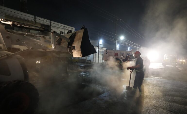 Refuerza Monterrey operativos de bacheo en avenidas