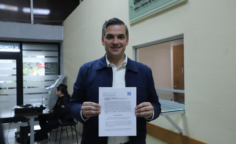 Mauro Guerra propone que la Bandera Nacional ondee en todo edificio público