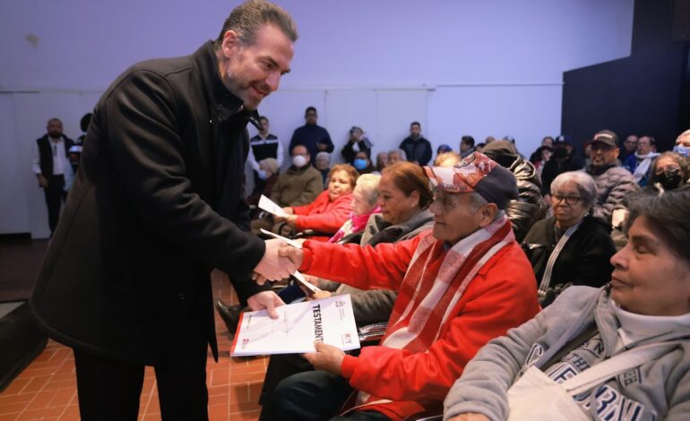 Entrega Gobierno de Monterrey 300 testamentos a familias regiomontanas