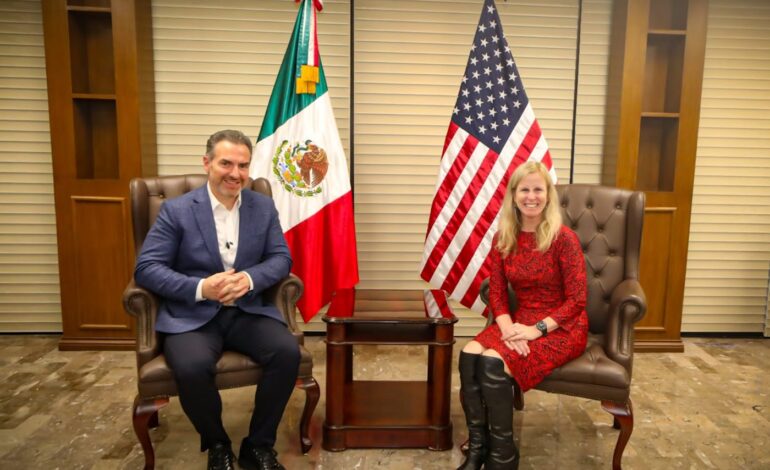 Visita Cónsul de EU en Monterrey al alcalde Adrián de la Garza