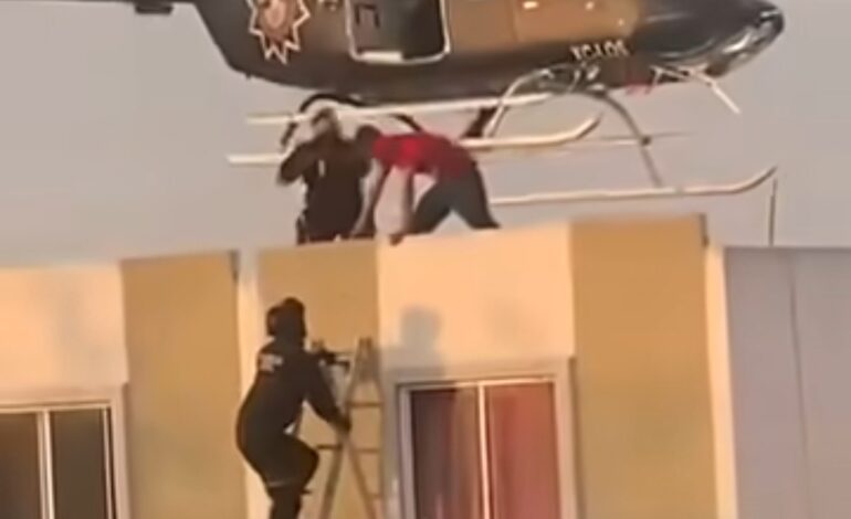 De película: Fuerza Civil captura a criminales en azotea con la ayuda del helicóptero