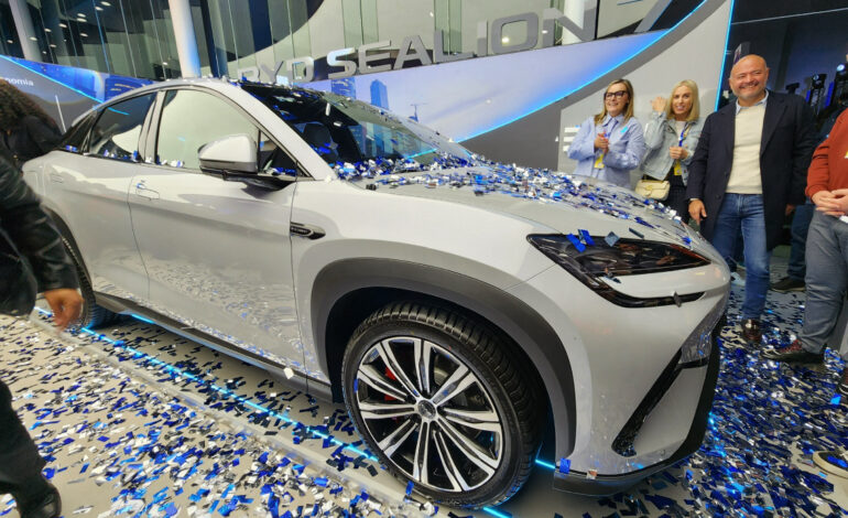 Firman Secretaría de Economía y BYD acuerdo para impulsar la electromovilidad en NL