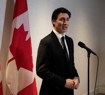 Acuerda Trudeau y Trump suspender aplicación de aranceles: Canadá declara terroristas a cárteles mexicanos