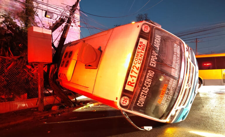 Chocan camiones urbanos; hay 32 lesionados