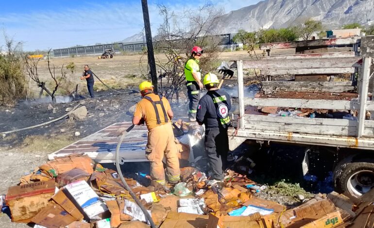 Combate Protección Civil Jaguares de Santa Catarina varios incendios
