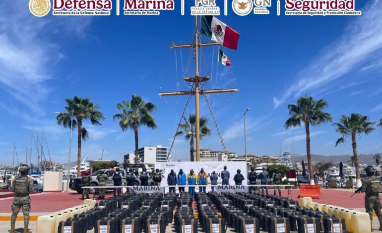 Golpe al narco: Incauta Marina 4.5 toneladas de coca frente a costas de BCS