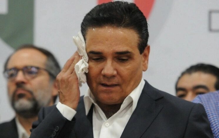 Detienen a colaboradores del ex gobernador michoacano Silvano Aureoles