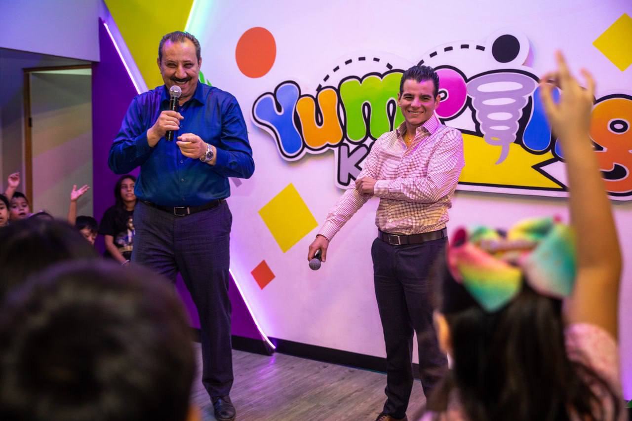 Miguel Flores y José Luis Garza «El Mueblero», celebran en Guadalupe el Día del Niño y de la Niña
