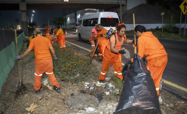 Entre Fideurb y dependencias estatales dan mantenimiento intensivo en la autopista al aeropuerto