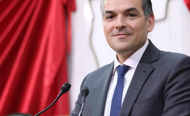 Propone Mauro Guerra clasificar contenidos de plataformas digitales