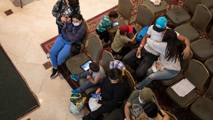 Ordena Trump incluir a migrantes en ‘lista de fallecidos’ para quitarles beneficios: WP