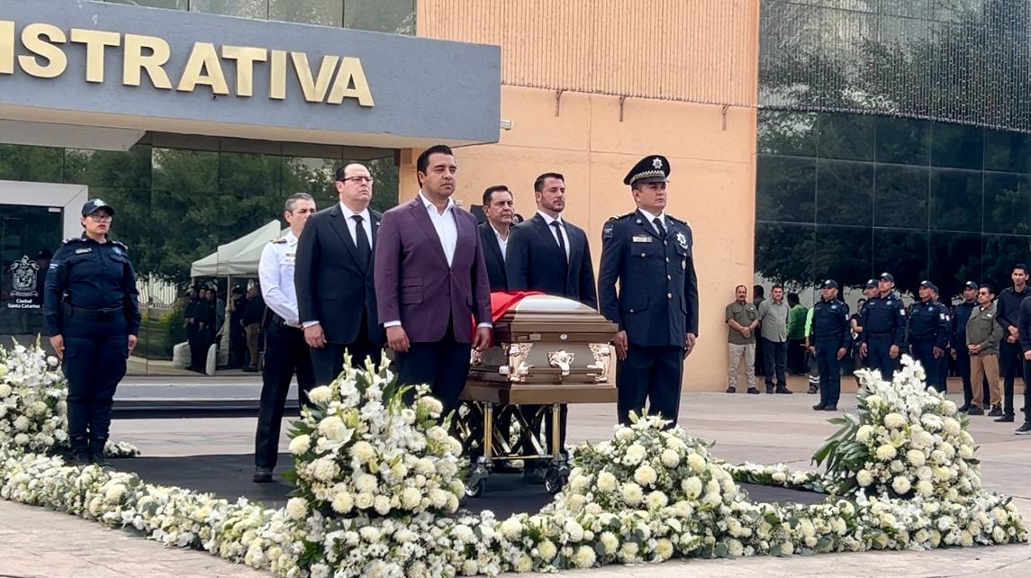 Rinde Santa Catarina homenaje a la agente vial caída en cumplimiento de su deber; deudos obtendrán indemnización