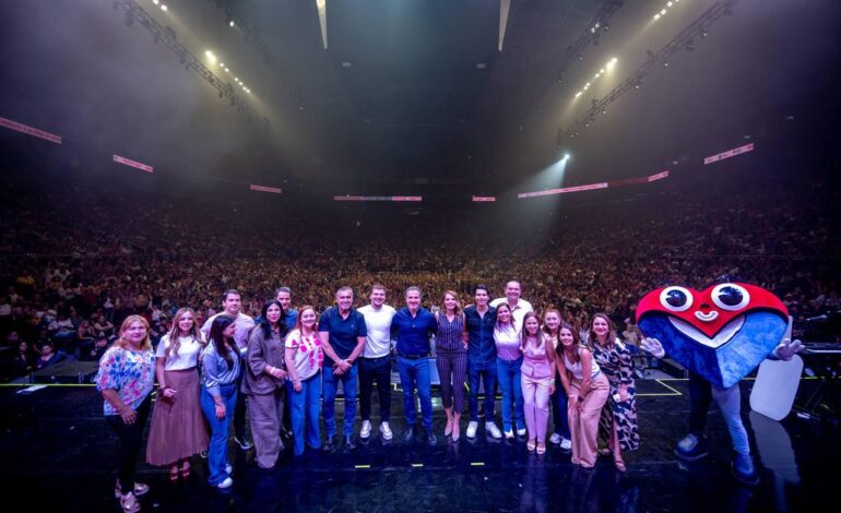 Celebra Monterrey a mamás con un magno evento en la Arena