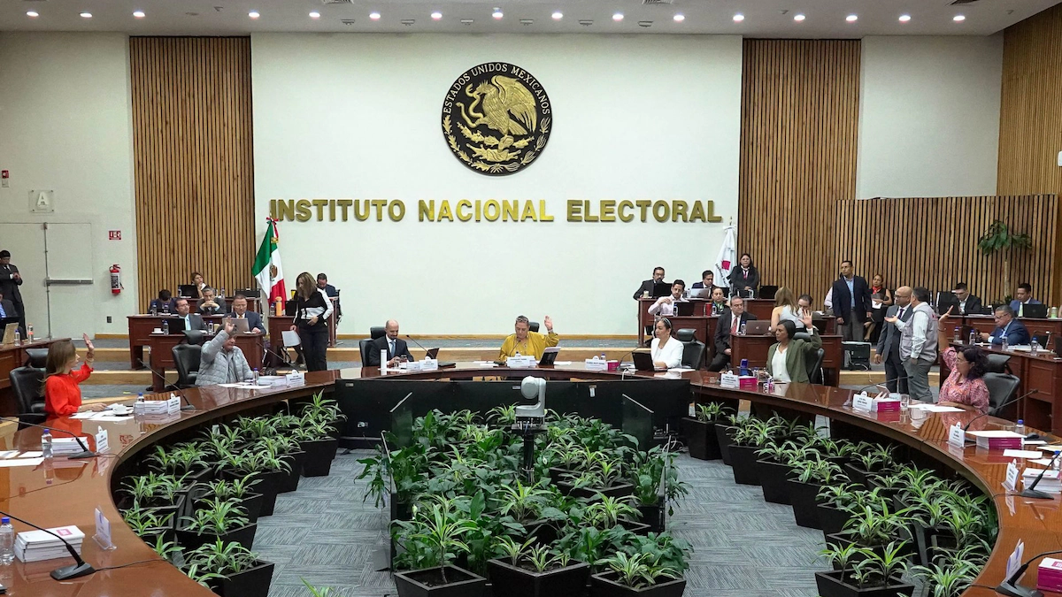 Morena ha intentado meter 20 mil cachirules a la elección judicial como observadores: INE