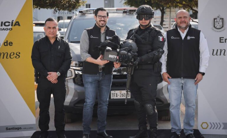 Renueva Santiago imagen de oficiales policiales