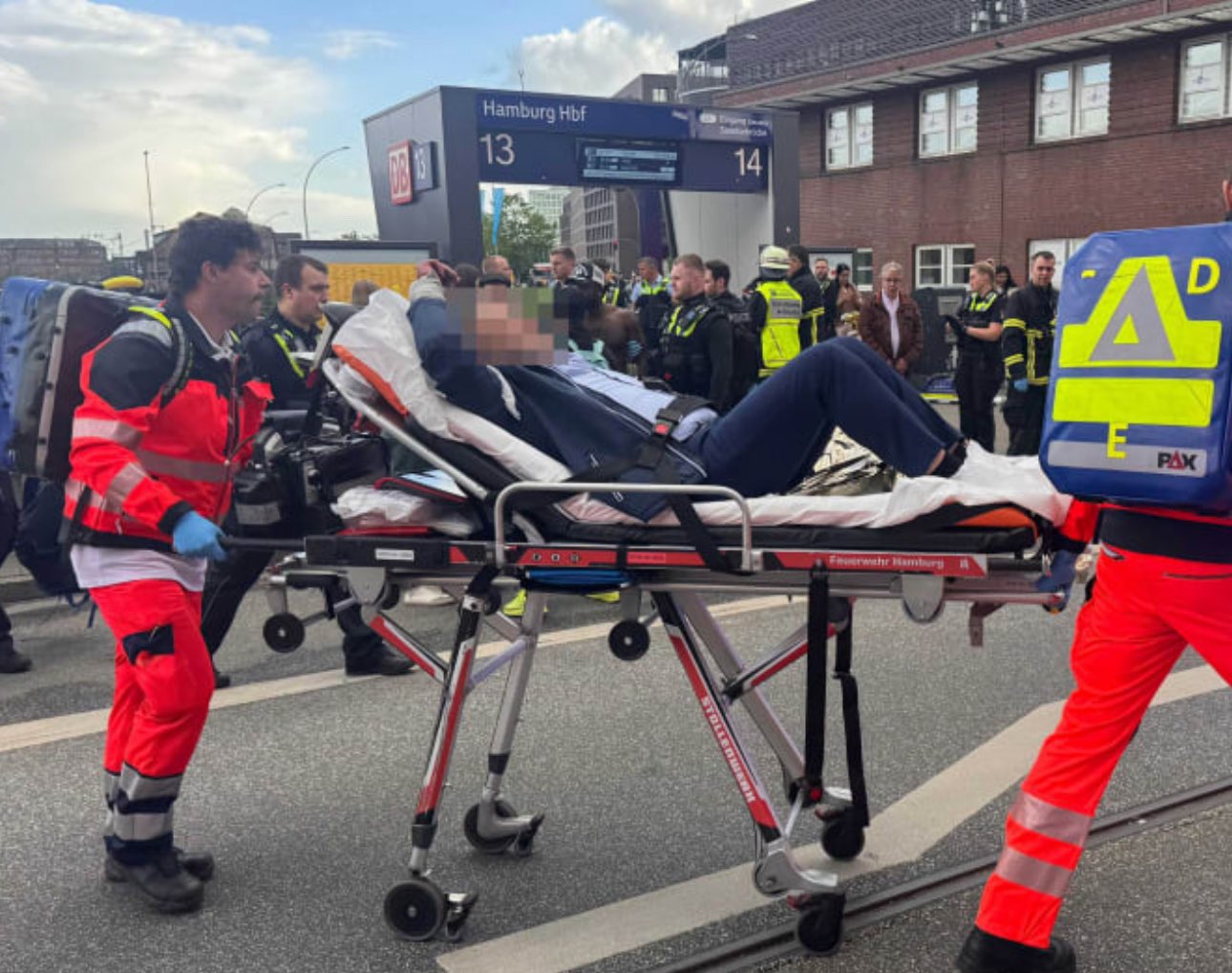 Apuñala mujer a 12 personas en estación de trenes en Alemania