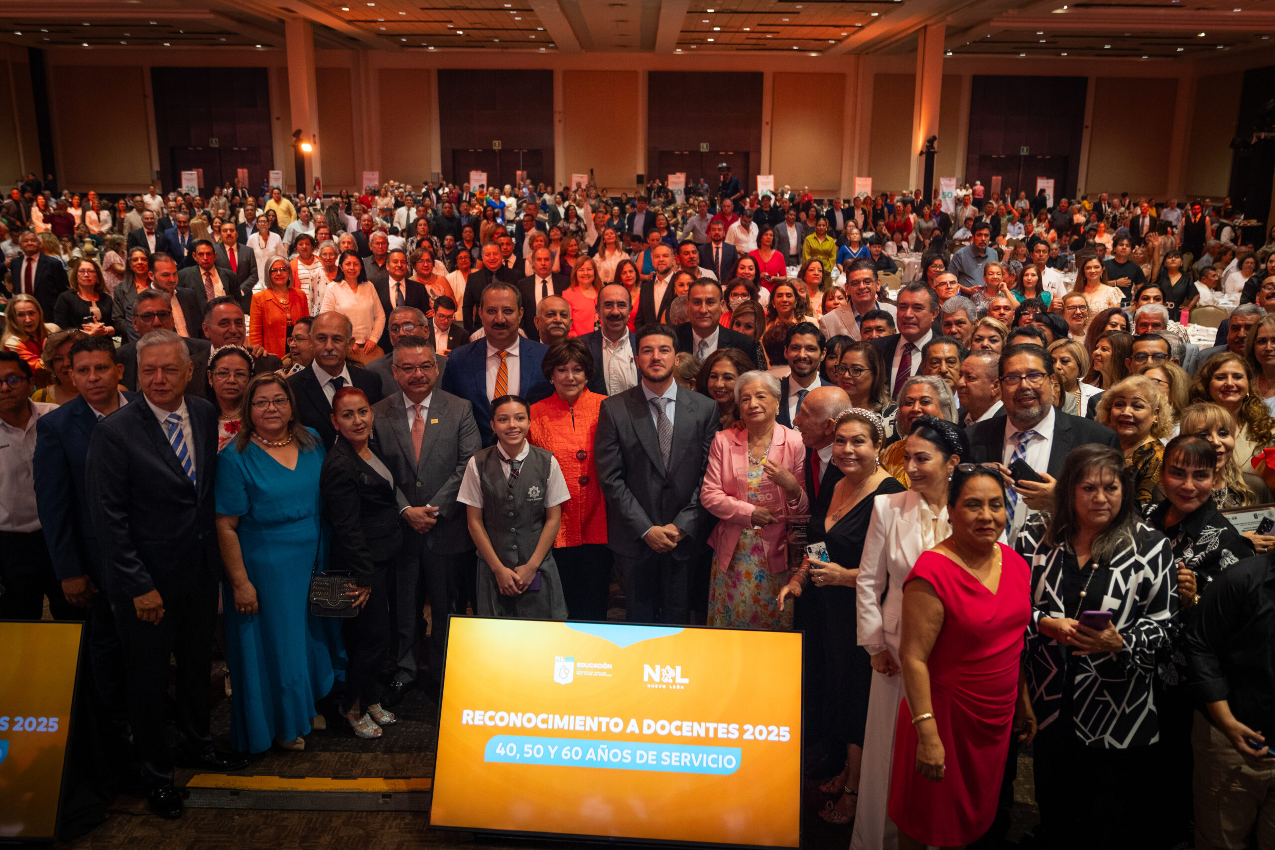 Nuevo León es primer lugar en todo, gracias a sus maestras y maestros: Gobernador