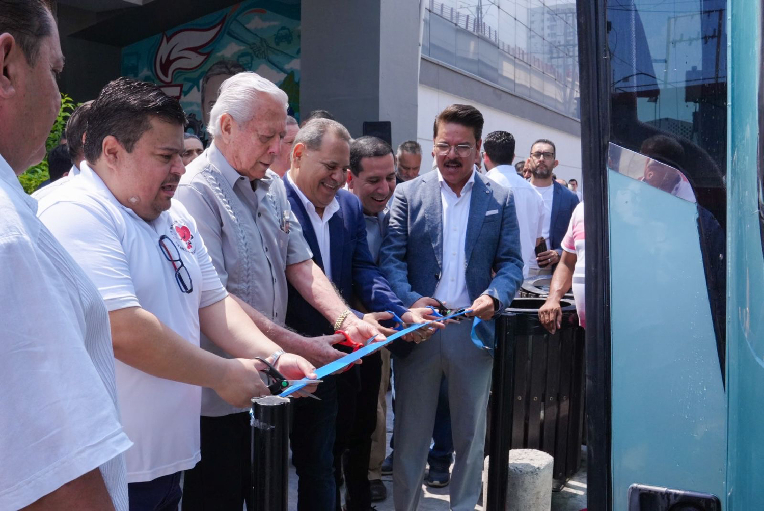Celebra la FROC de Nuevo León con obras sociales el Dia del Trabajo