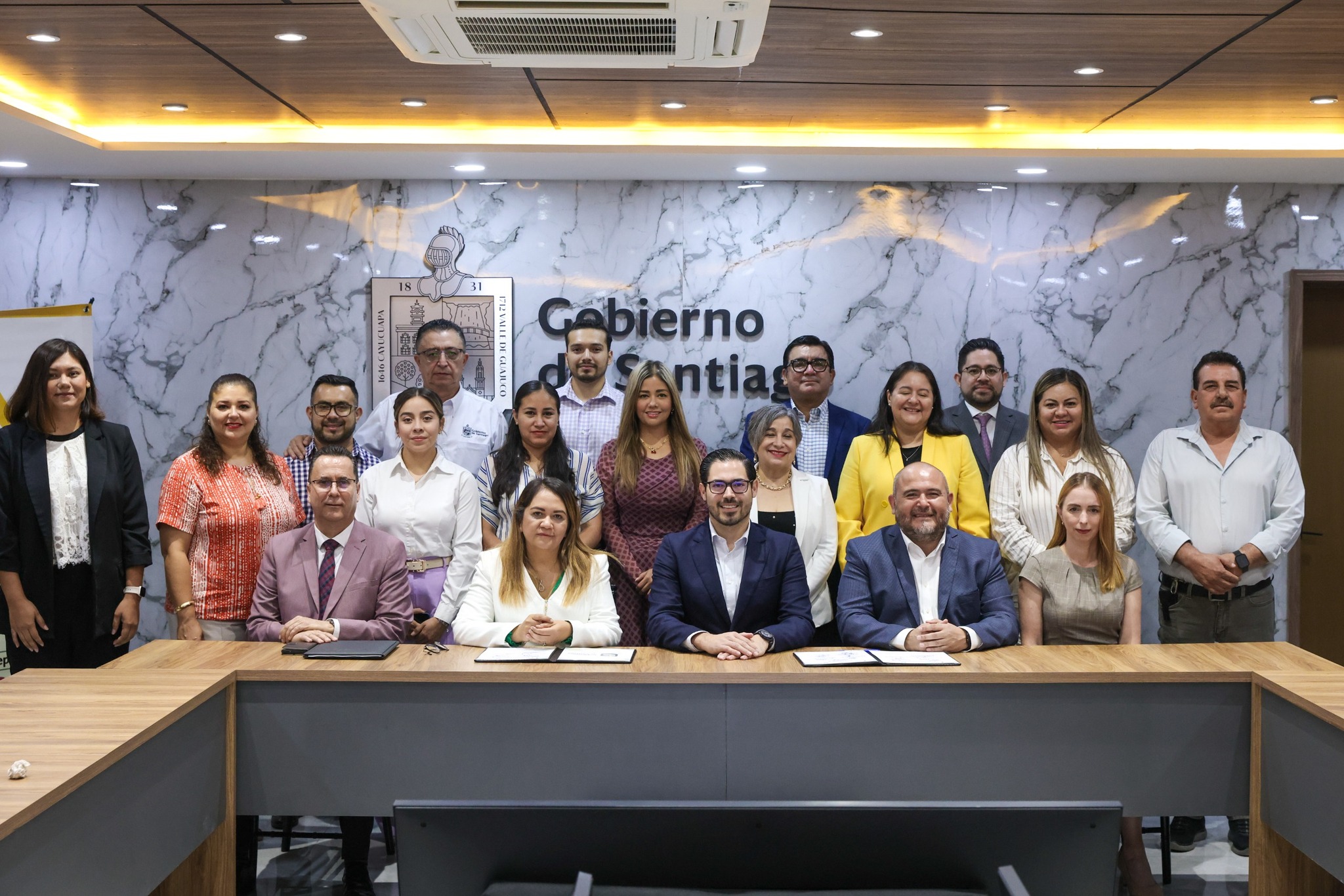 Firma Santiago, NL Carta Compromiso con el IEEPCNL  de No Violencia Política contra las mujeres