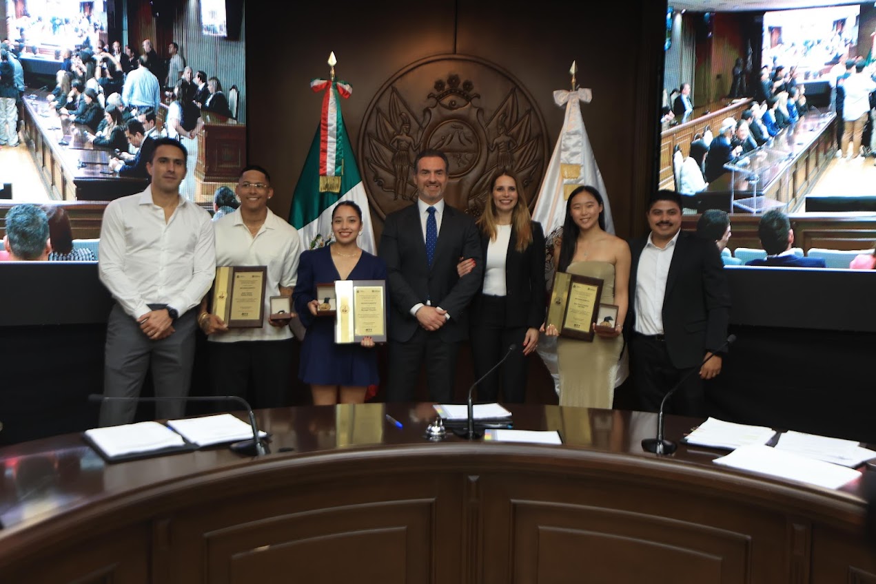 Entrega Monterrey Medalla al Mérito Deportivo a tres atletas
