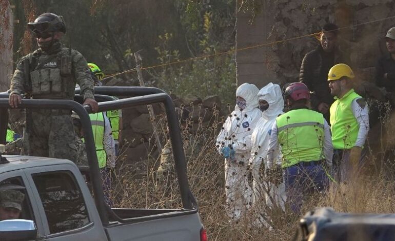 Hallan al menos 16 cuerpos en fosa clandestina en comunidad de Irapuato