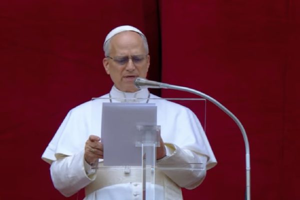 “¡Nunca más la guerra!”: papa León XIV pide por la paz en Ucrania y Gaza en su primera misa dominical