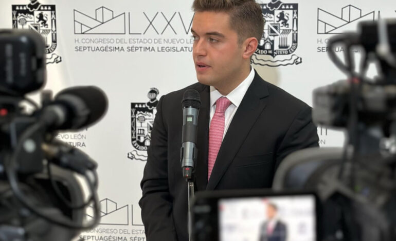 Propone Jesús Elizondo tarifa integrada en transporte público y descuentos obligatorios a estudiantes