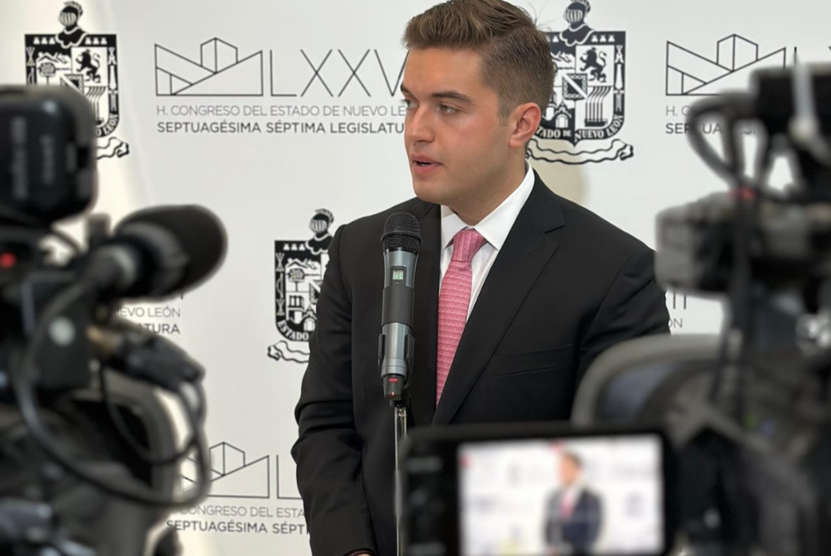 Propone Jesús Elizondo tarifa integrada en transporte público y descuentos obligatorios a estudiantes