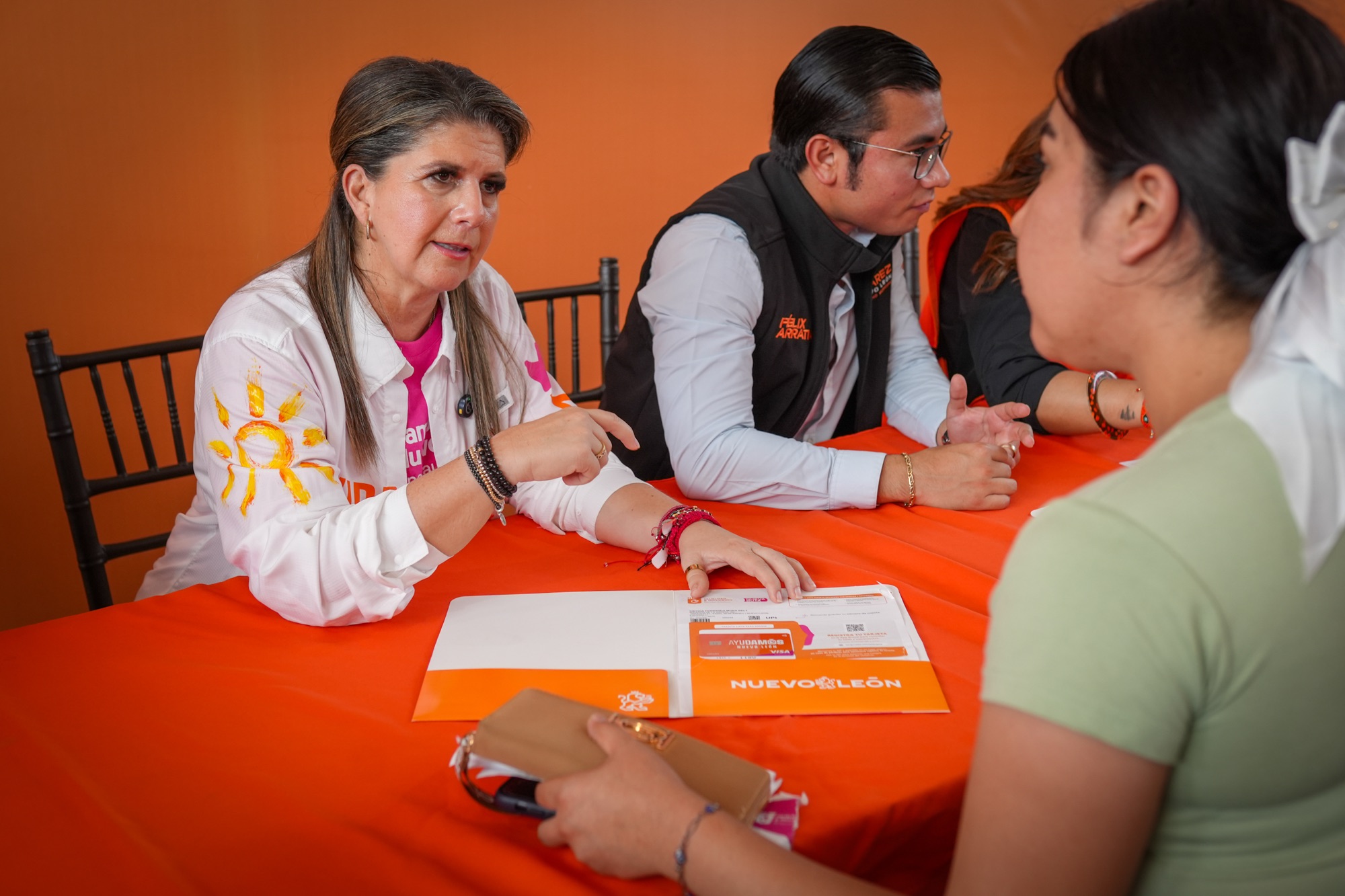 Inicia Gobierno de NL renovación de más de 65 mil tarjetas de programas sociales