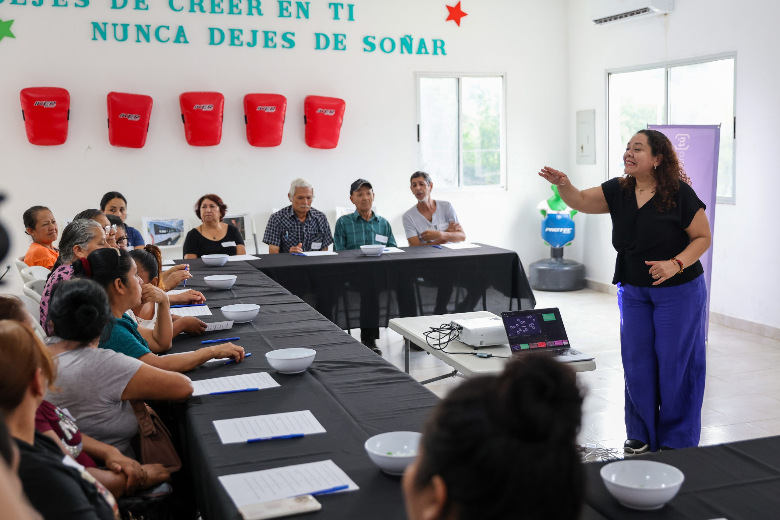 Impulsa Alcalde de Santiago creación de Sistema Integral de Cuidados