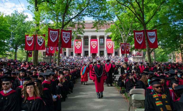 Prohíbe Trump a Universidad de Harvard matricular estudiantes extranjeros