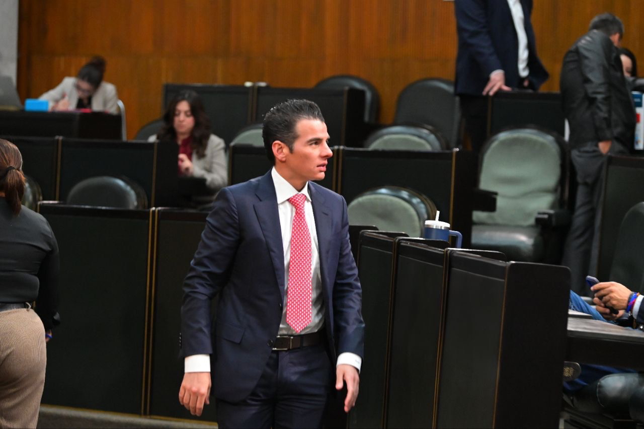 “La ley no puede castigar a las mujeres por defender su vida”: Mike Flores