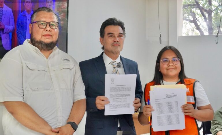 Denuncian penalmente al alcalde de Santa Catarina, por presunta corrupción en desincorporación de áreas verdes