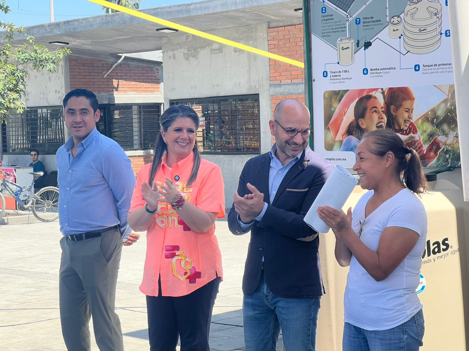 Heineken y Rotoplas instalan un sistema para captar 100 mil litros de agua