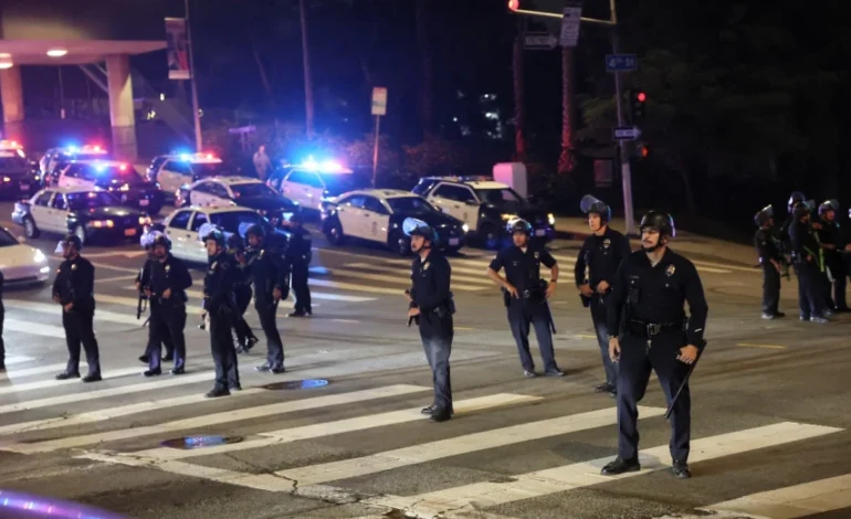 Levanta Los Ángeles toque de queda