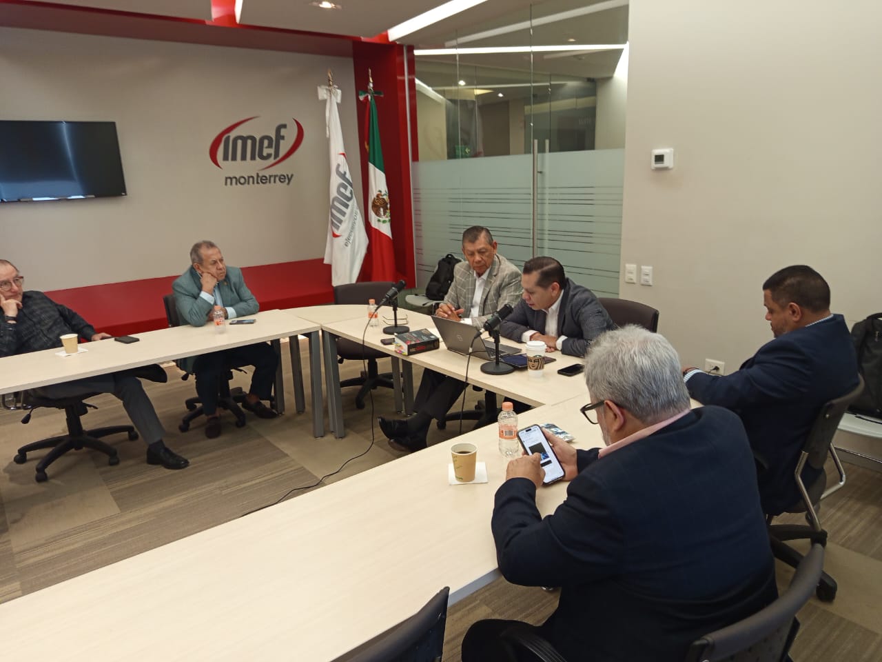 Busca el SAT poner lupa a medianas y grandes empresas desde dentro