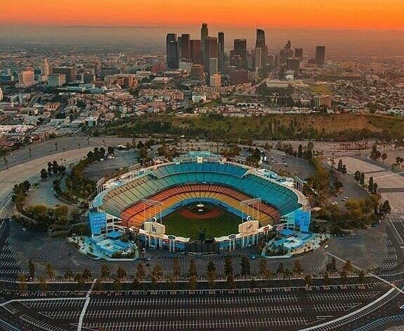 Batean Los Dodgers al ICE; les niegan ingreso al estadio