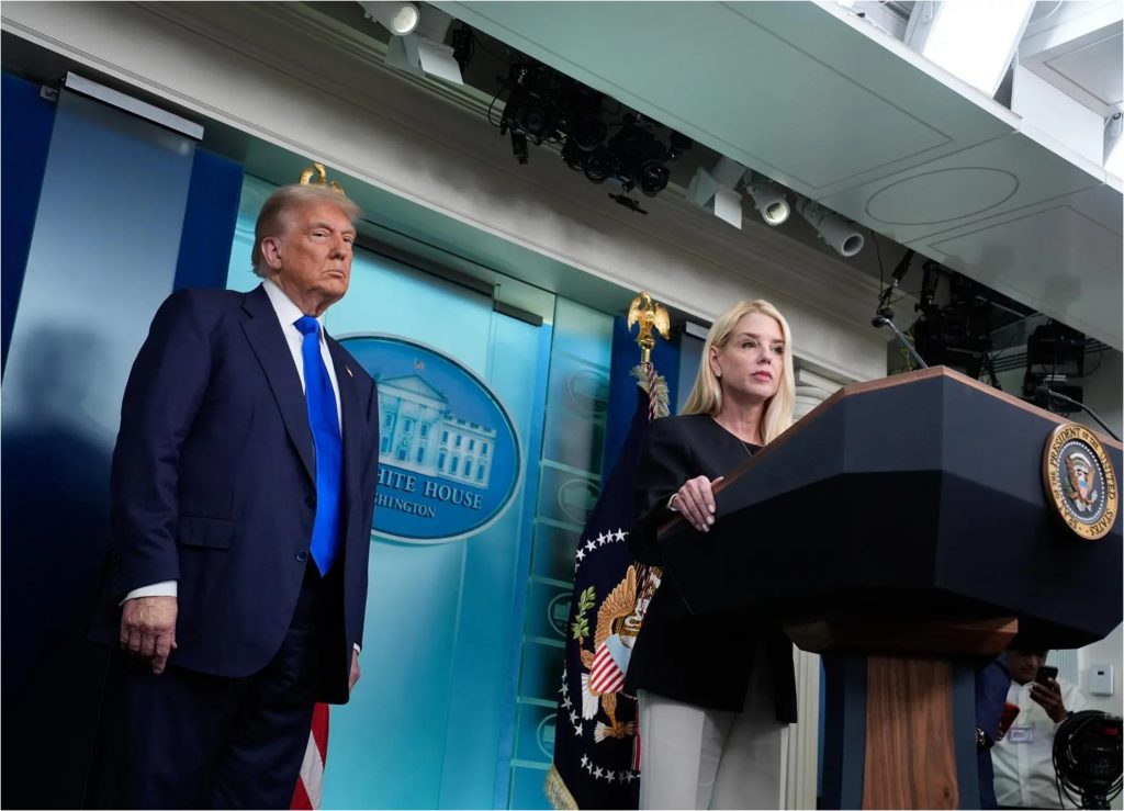 Cártel de Sinaloa es una amenaza para EU: Pam Bondi, Fiscal general