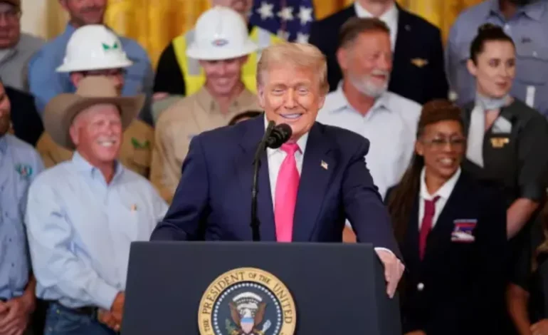 Avala Corte de EU orden de Trump de limitar ciudadanía por nacimiento