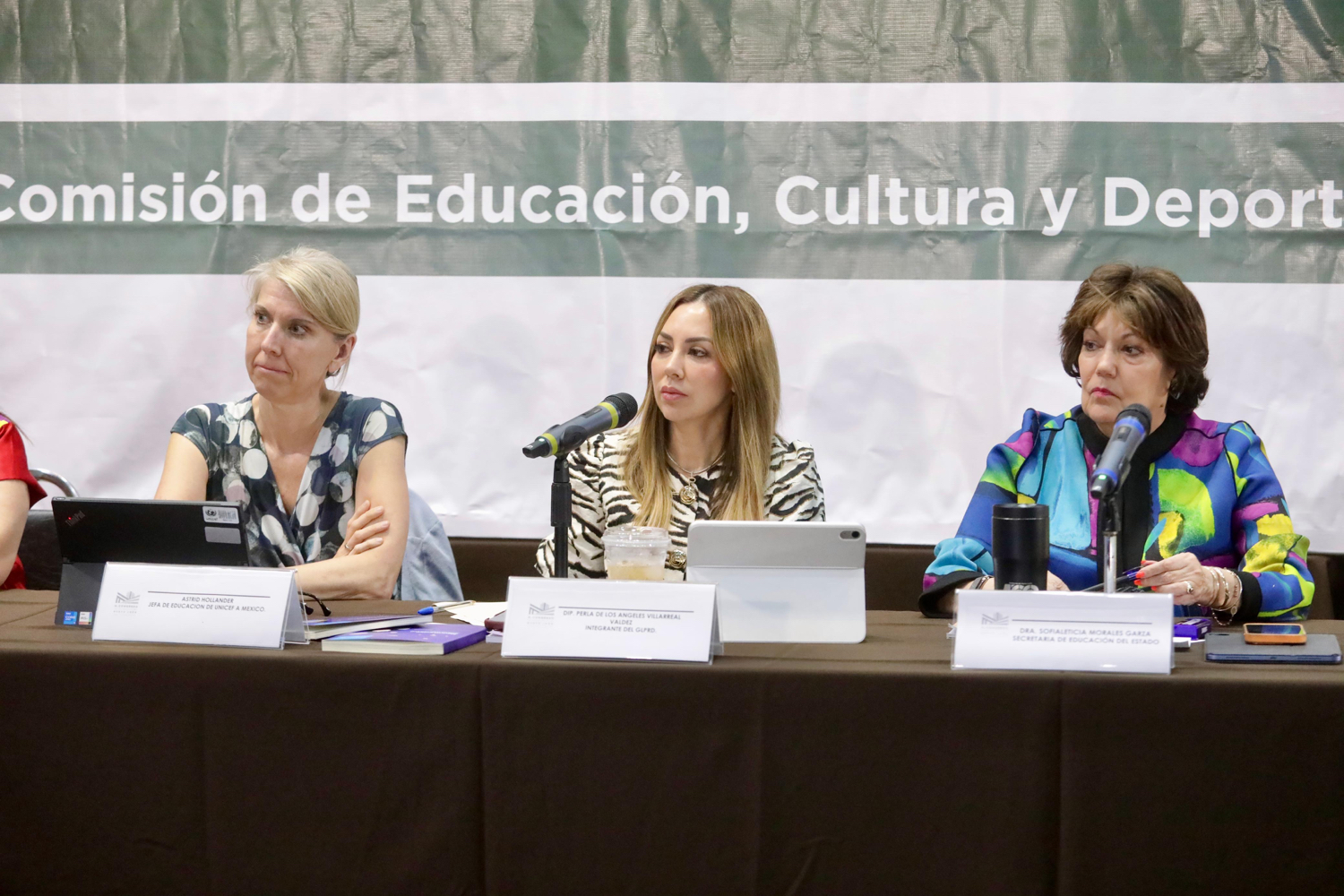 Van&nbsp;por&nbsp;menstruación digna e integral desde la escuela