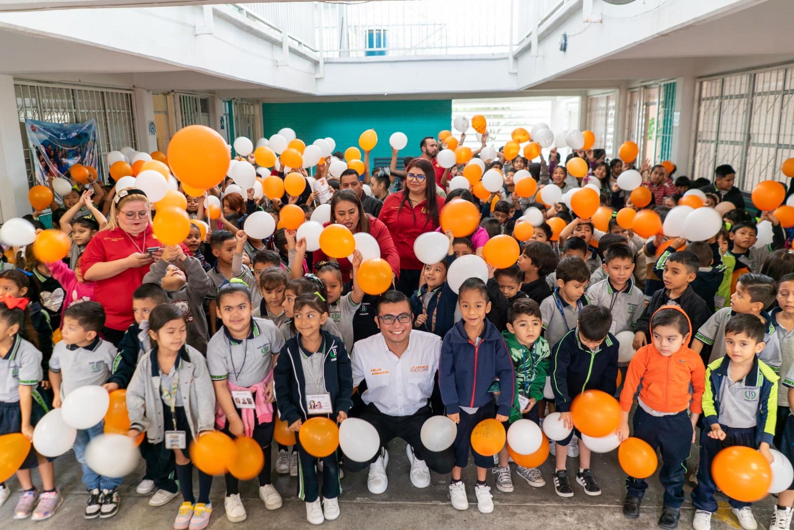Anuncia Félix Arratia escuelas beneficiadas con ‘Uniformes ¡a tus órdenes!’