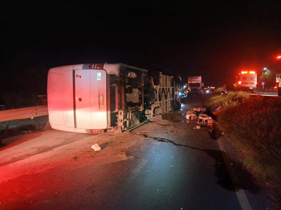 Mueren 11 turistas de Escobedo en volcadura; visitarían Tampico