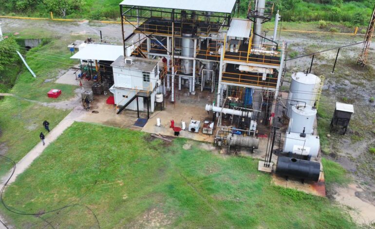 Revientan minirefinería de huachicol en Coatzacoalcos y macrodepósito en Allende, NL